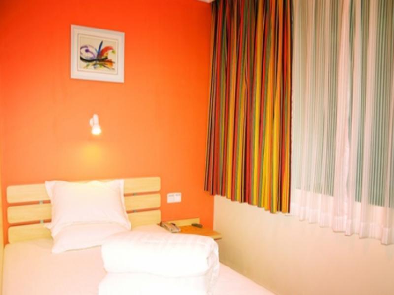 7 Days Inn Guangzhou Tianhe Yantang Metro Branch 외부 사진
